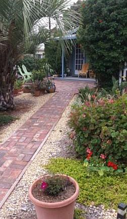 walkway to portch