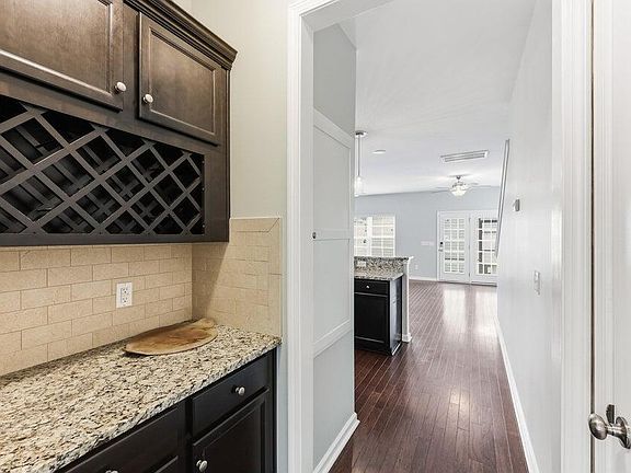2nd image of 420 Verbena Ave