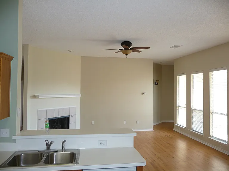 5601 Tulip Dr — Photo 4