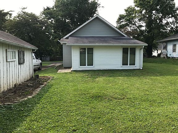 3rd image of 1009 Brown Ave