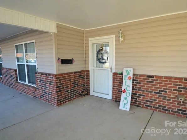 808 E Main St, Maiden, NC 28650