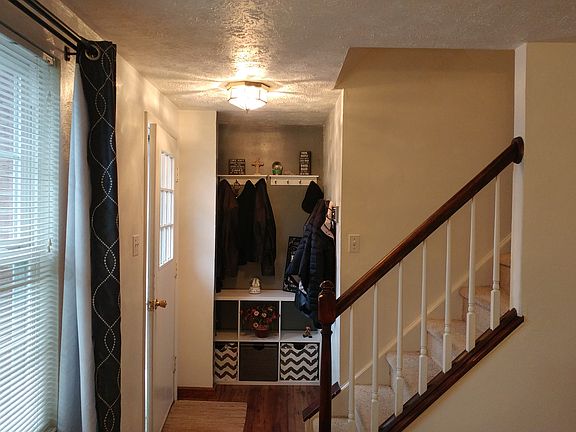 5th image of 2992 Derbyshire Dr