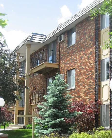 River Terrace Apartments — Photo 14