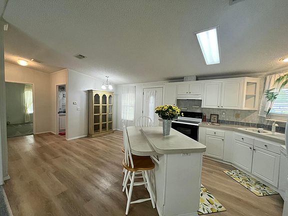 4th image of 4064 SW 9th Way