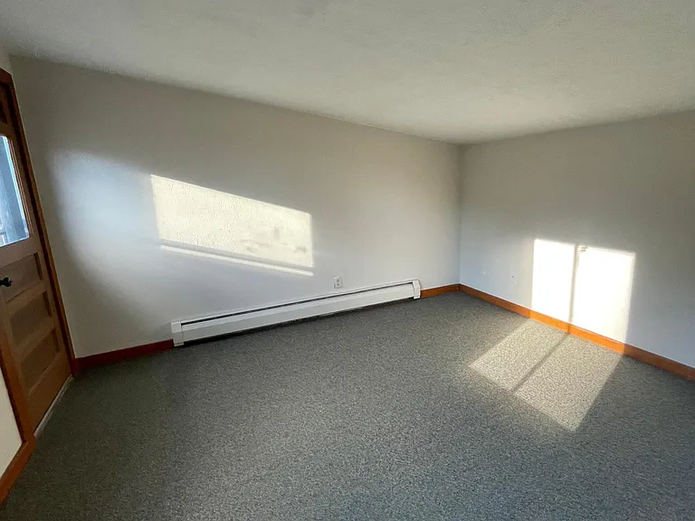 100 Artesian Dr — Photo 19