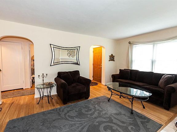 4th image of 921 Bernice Ave