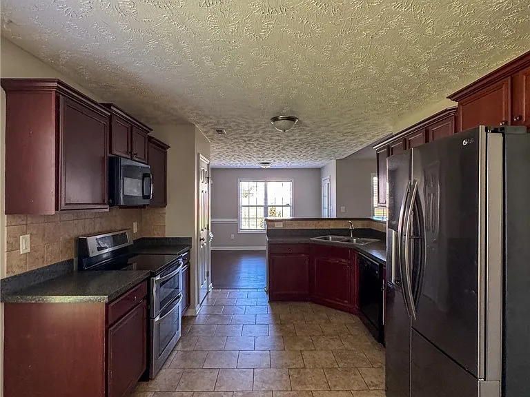 136 Ivystone Dr — Photo 14