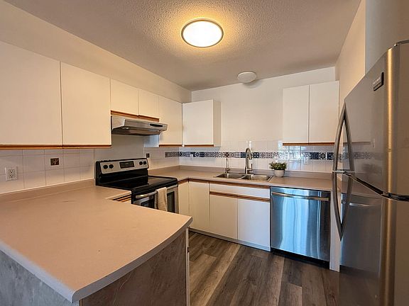 3rd image of 8934 Mary St #103