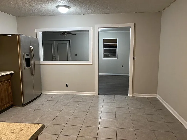 618 Robinson Dr — Photo 8