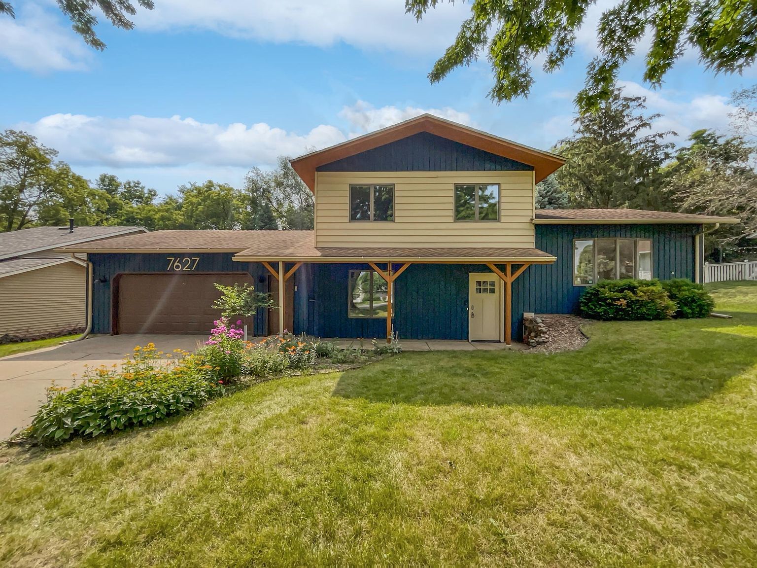 7627 Banning Way, Inver Grove Heights, MN 55077 | Zillow