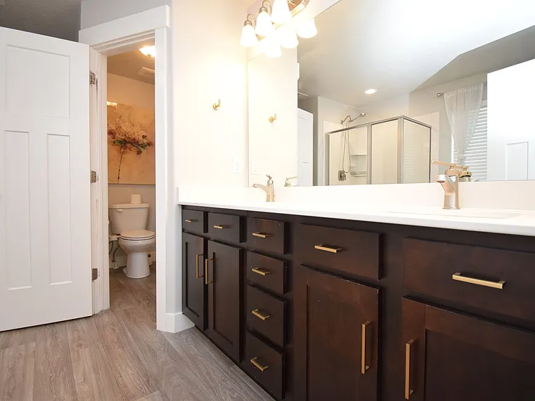 904 W Ellsworth St — Photo 13