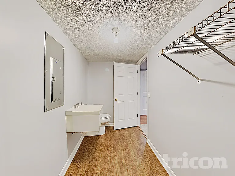 5394 Telford Ct — Photo 14