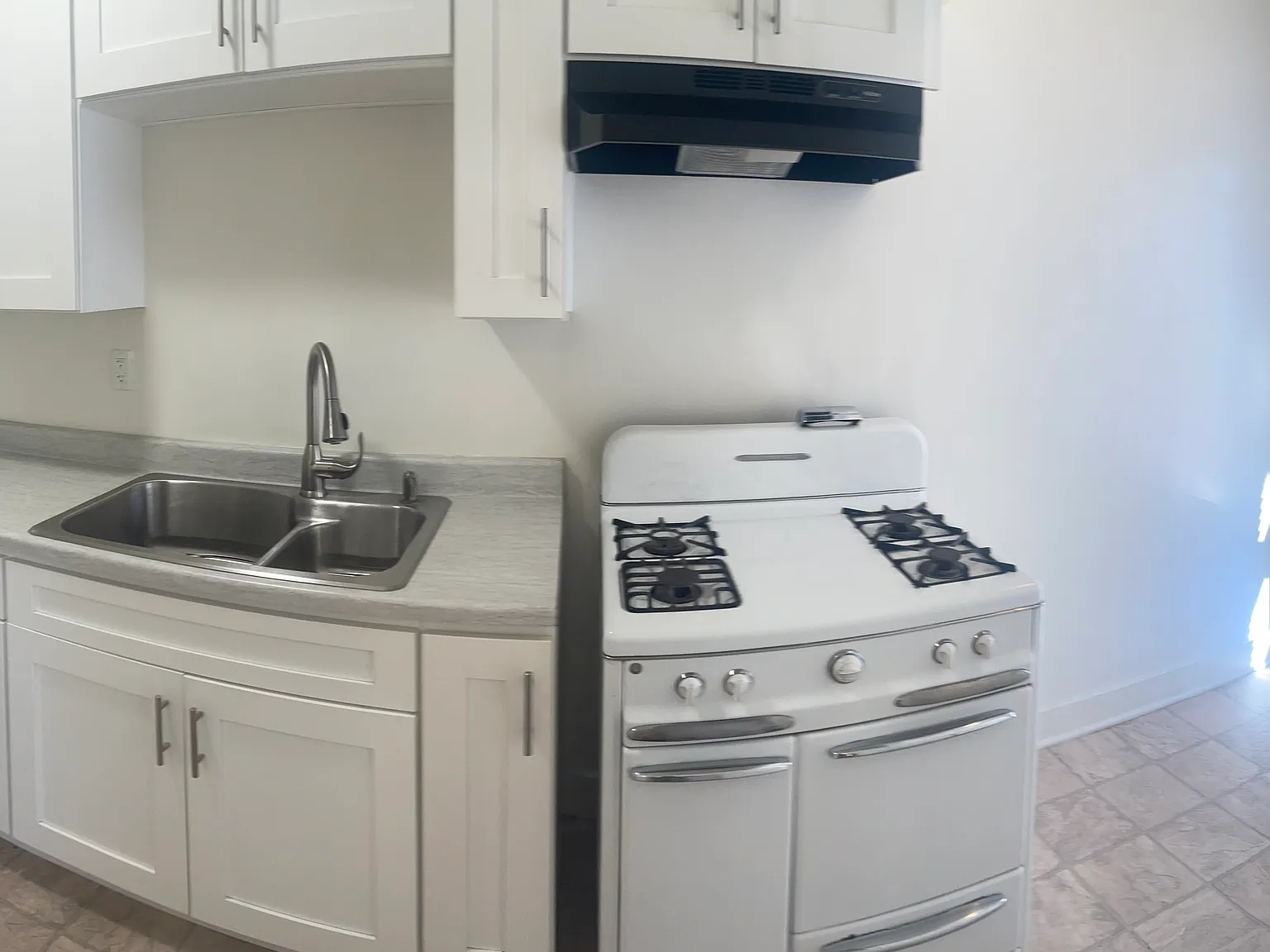 115 N. JACKSON ST — Photo 4