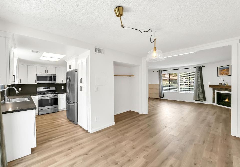 1st image of 4848 El Cemonte Ave APT 5