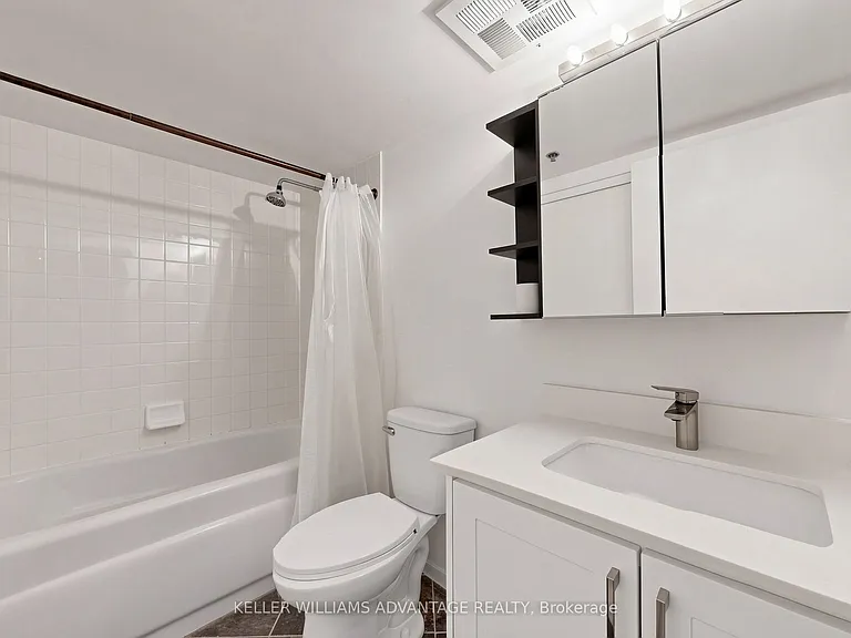 81A Front St E #417 — Photo 15
