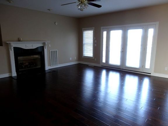 5th image of 1854 Lakebrook Cir
