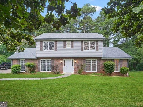 5187 Vivid Dr, Stone Mountain, GA 30087