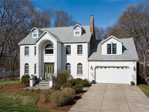 39 S Eagle Nest Dr, Lincoln, RI 02865