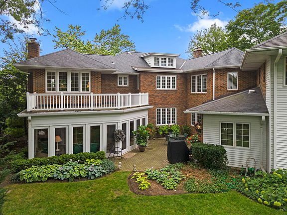 2nd image of 571 Hill Ave