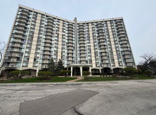40 N Tower Rd APT 10, Oak Brook, IL