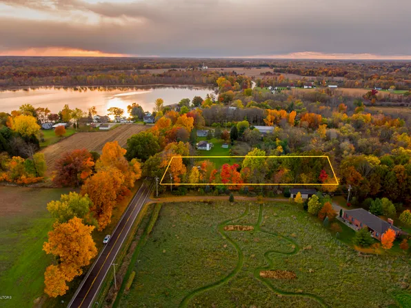 6235 Round Lake Rd, Laingsburg, MI 48848