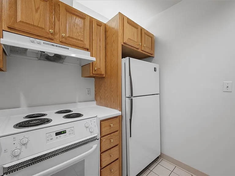 260 Shady Ave #12 — Photo 4