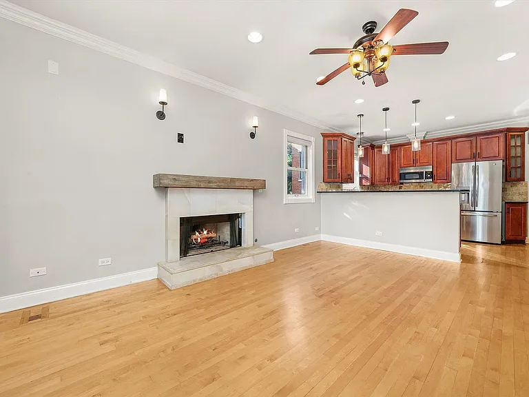 2430 W Iowa St #1 — Photo 3