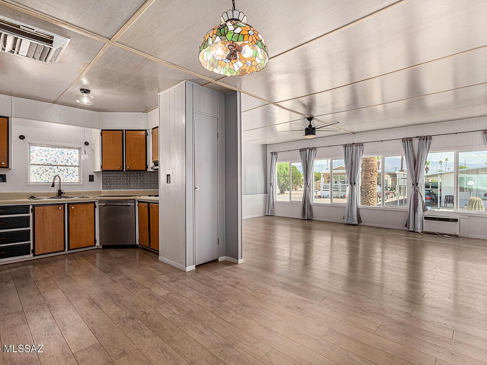 1st image of 3115 N Fairview Ave #129