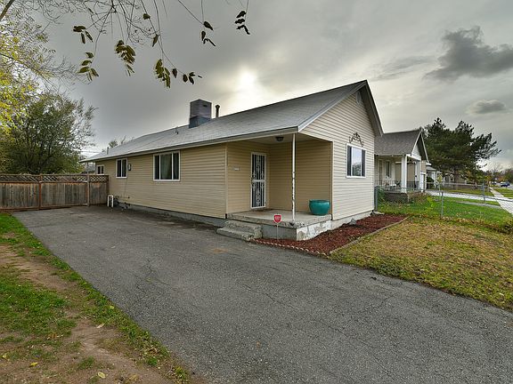 2nd image of 1227 W Arapahoe Ave
