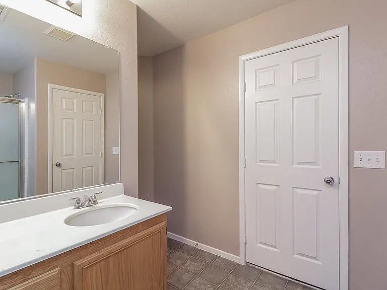 3433 Palatine Hills Ave — Photo 9