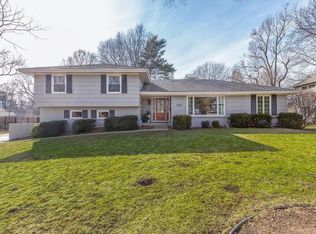 8020 Granada St, Prairie Village, KS 66208