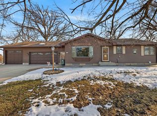 1608 S Park Rd, Cedar Falls, IA 50613