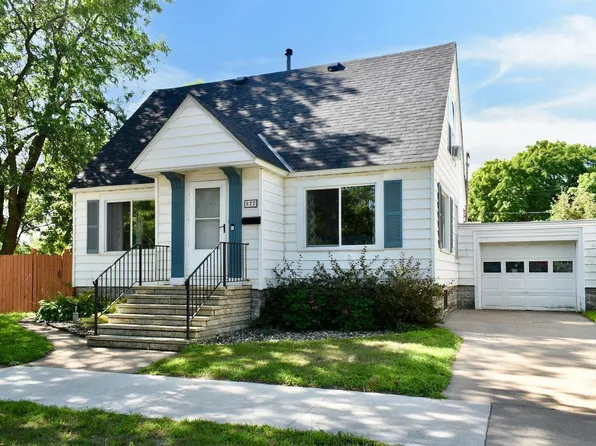 577 E 10th St, Winona, MN 55987