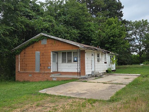 2nd image of 405 E 4th St