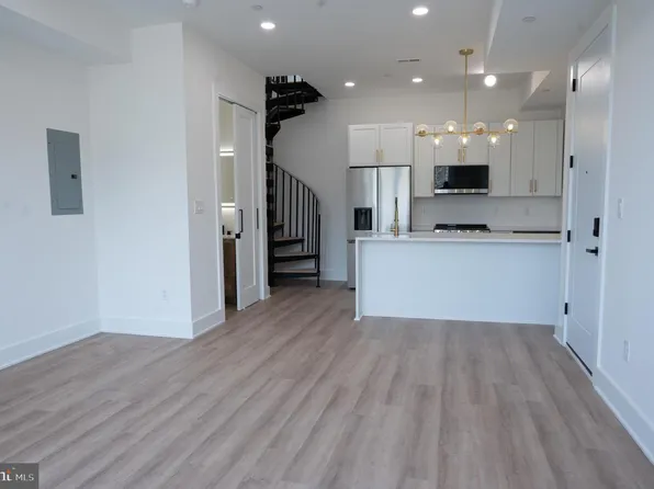 2105 M St NE #12, Washington, DC 20002
