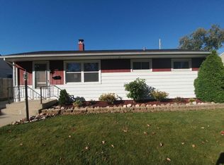 6820 W Kinnickinnic River Pkwy, Milwaukee, WI 53219
