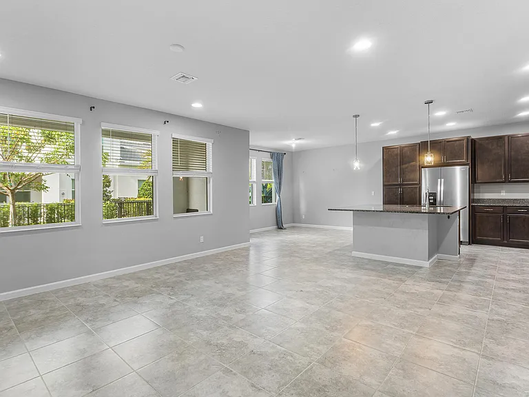 16474 Helix Ct — Photo 9