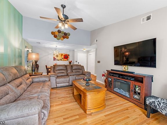 2nd image of 210 Drake Ln BLDG 20 #210