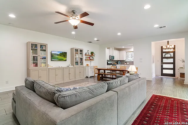 3 bed, 2.5 bath, 2038 sqft, $2,995 — Photo 1