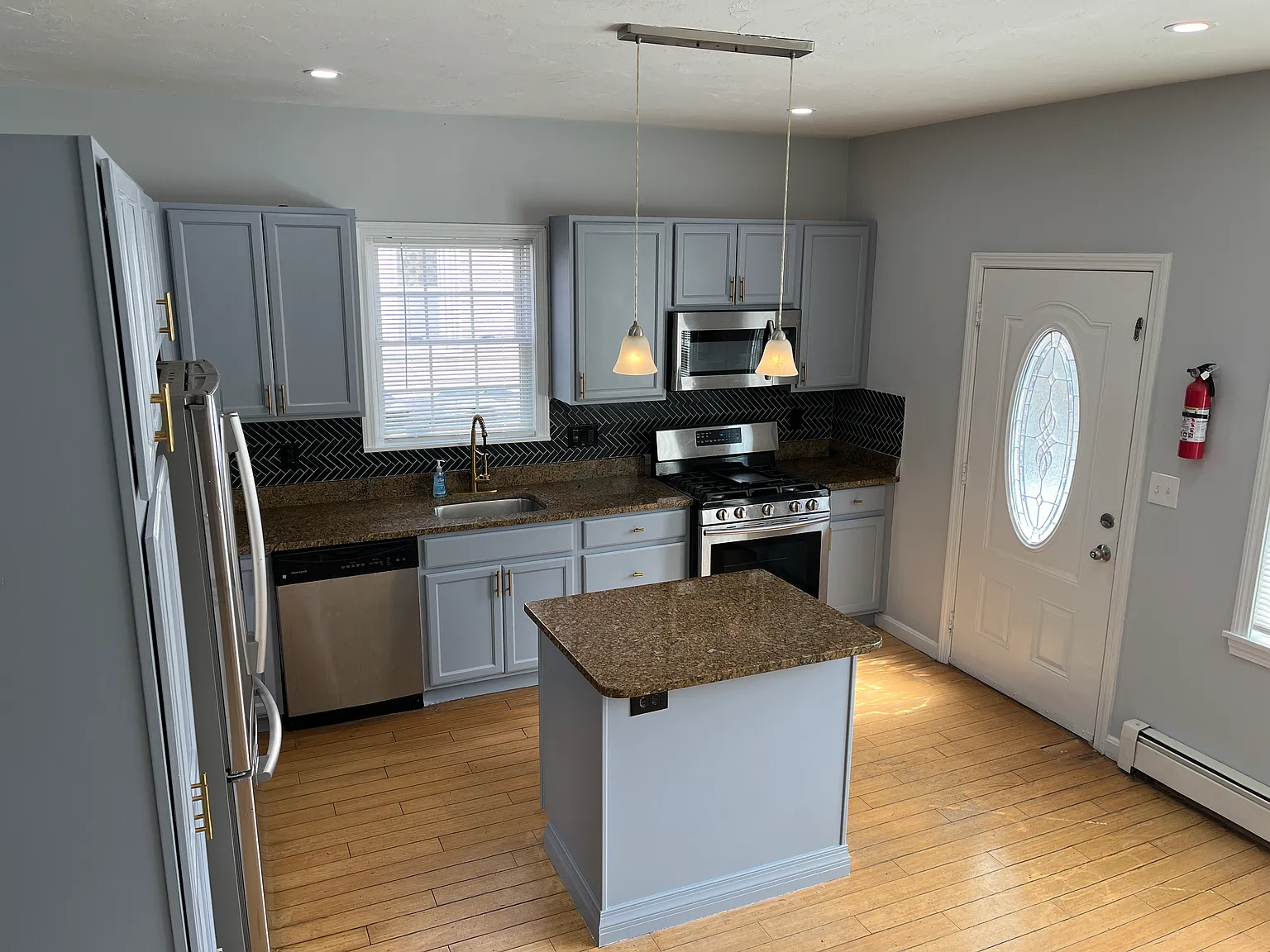 4 bed, 1483 sqft, $3,750 — Photo 3