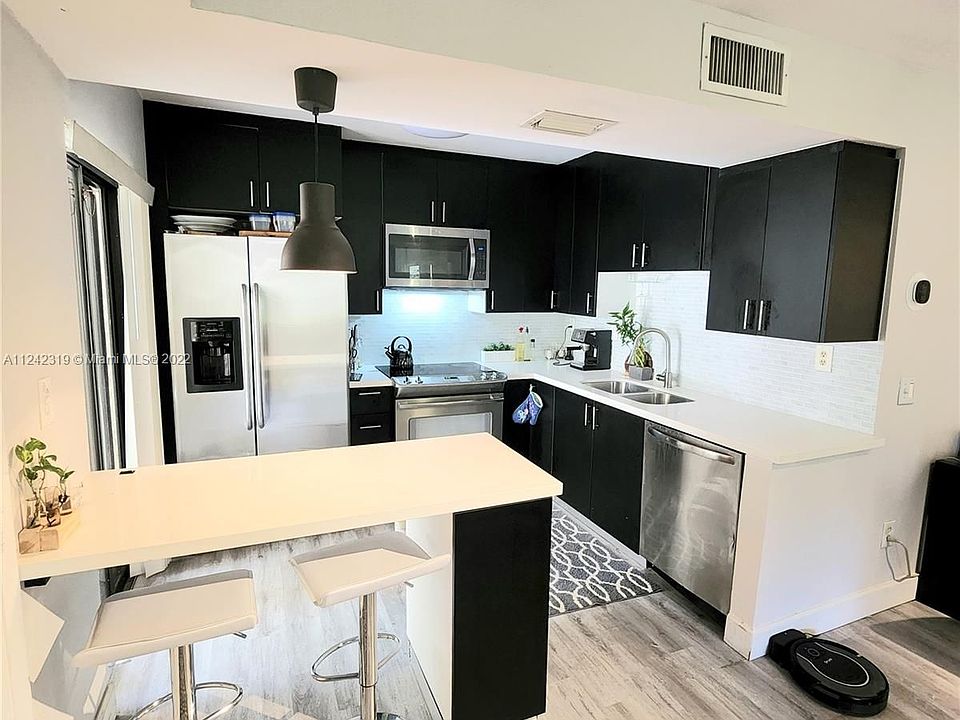 1st image of 20240 NE 3rd Ct APT 7