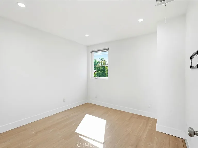 4455 Colfax Ave — Photo 10