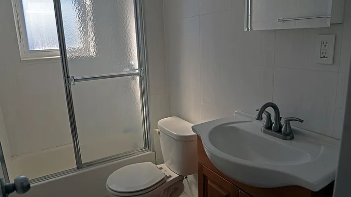 Rented by Voro, LLC | media 9