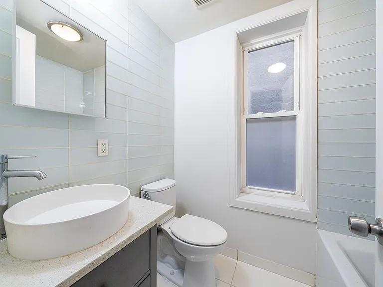 386 Bergen Ave #1R — Photo 14