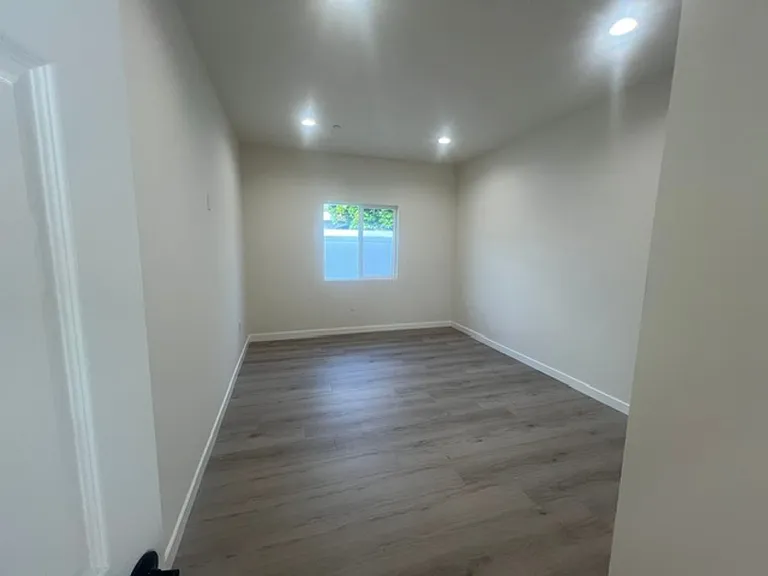 7317 -7321 Garden Grove Avenue — Photo 103