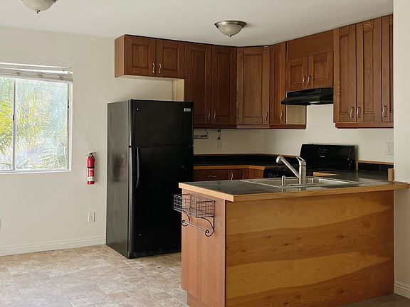 4th image of 318 Laveta Ter APT 5