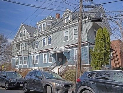 4th image of 15 Walnut St