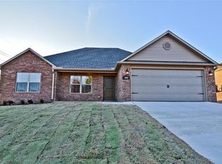 3000 Hook Ln, Farmington, AR 72730