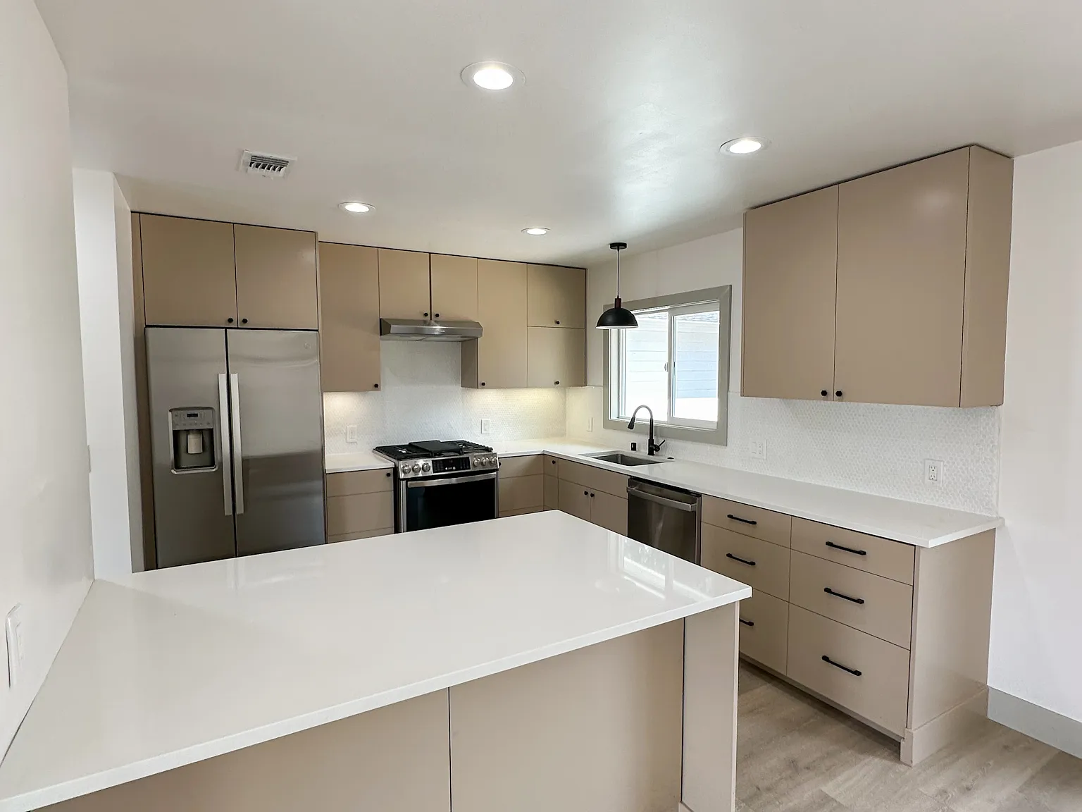 157 De Chene Ave — Photo 3