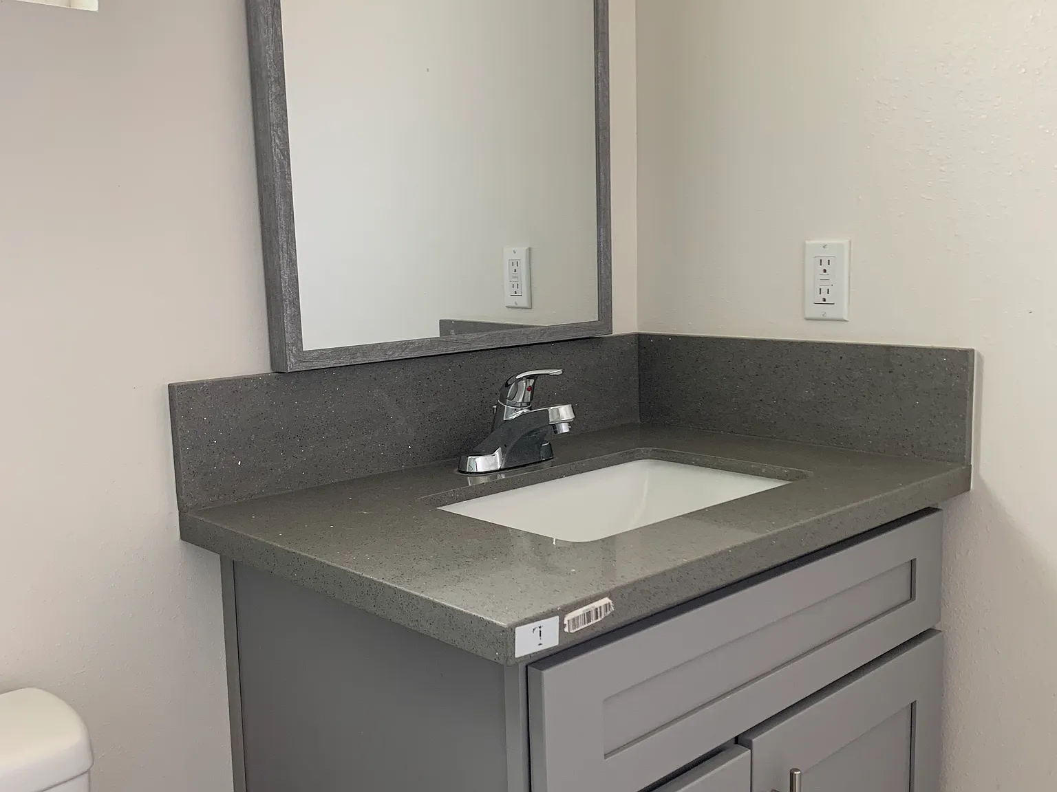 2 bed, 800 sqft, $2,600 — Photo 2